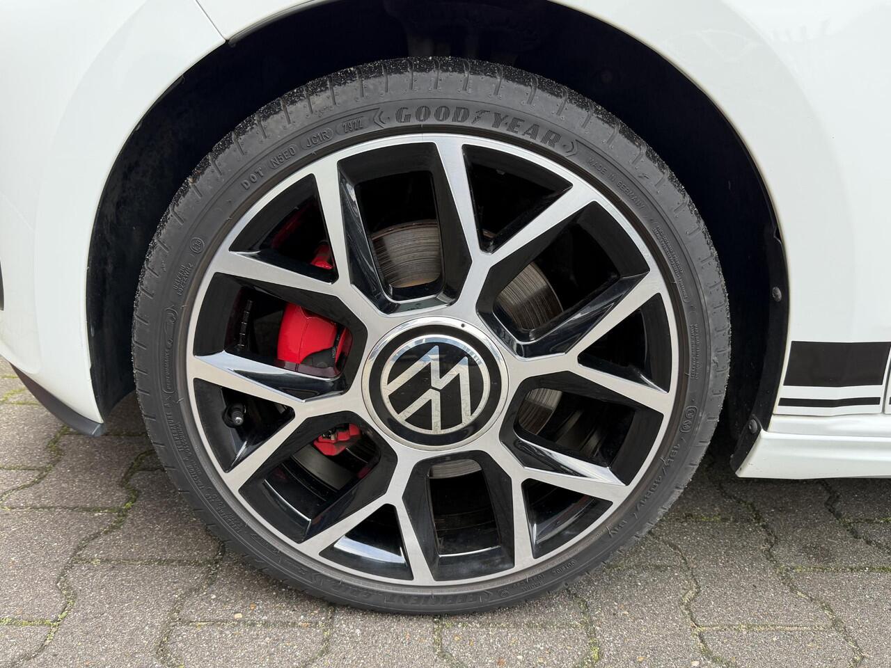 Volkswagen UP! 1.0 TSI GTI | 116 PK | Dealer onderhouden | VOL |
