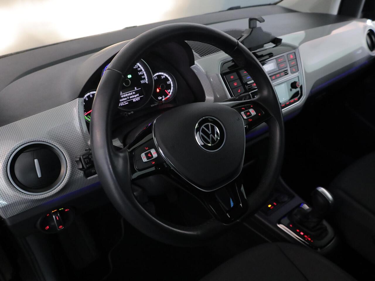 Volkswagen UP! e-Up! e-up! Style 83 pk | SoH 92% | Navigatie via App | Autom. airco | Parkeersensoren achter | Achteruitrijcamera | Cruise control | Stoelverwarming |