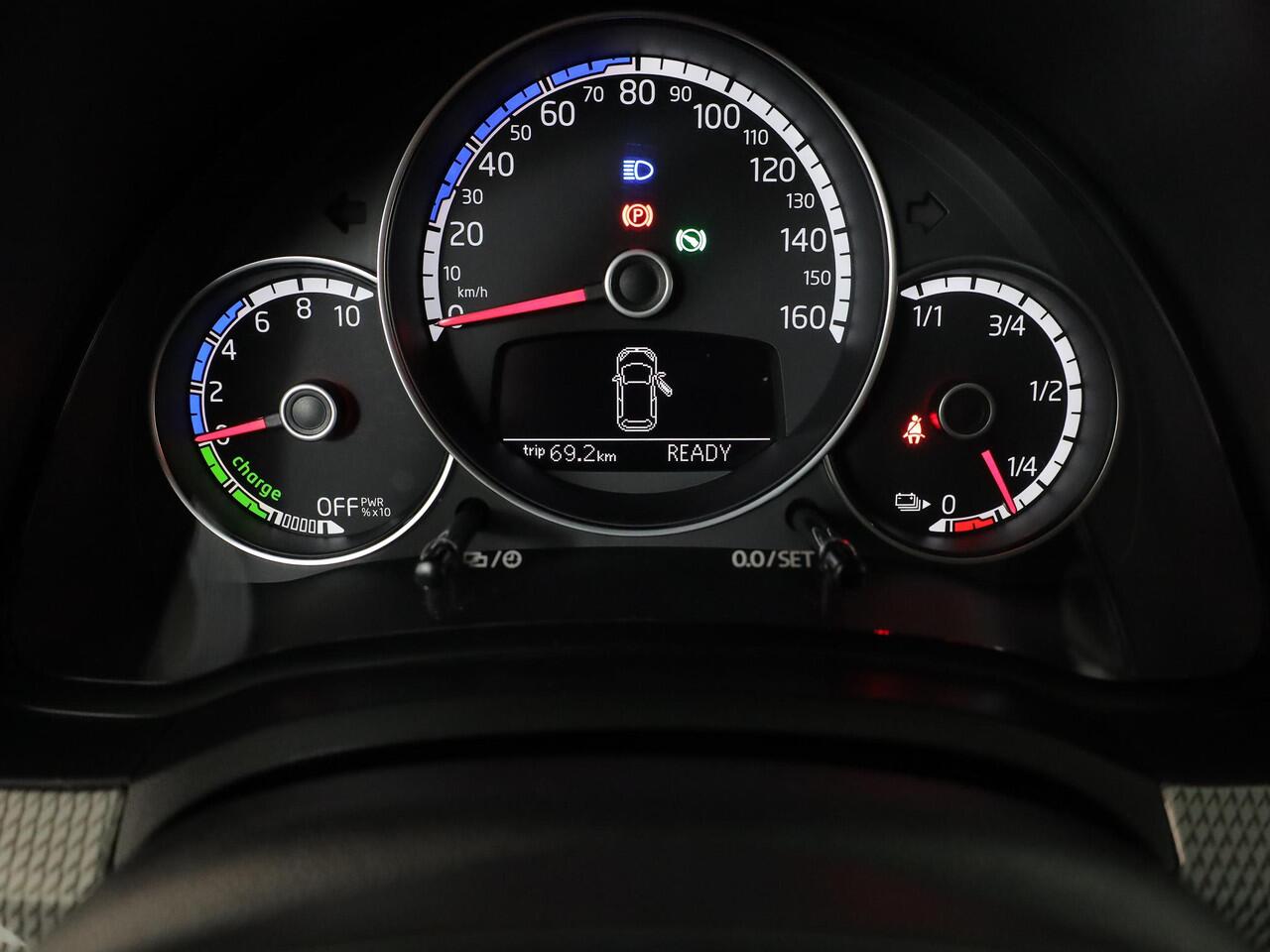 Volkswagen UP! e-Up! e-up! Style 83 pk | SoH 92% | Navigatie via App | Autom. airco | Parkeersensoren achter | Achteruitrijcamera | Cruise control | Stoelverwarming |