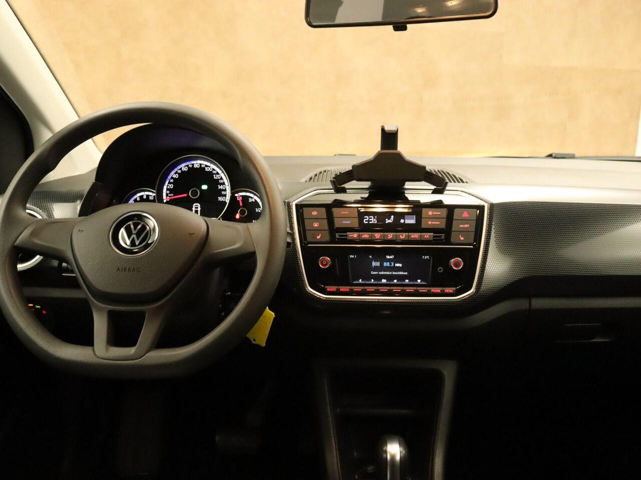 Volkswagen UP! e-Up! e-up! SOH 93,5% !!!- 2 LAADKABELS - CLIMATE CONTROL - STOELVERWARMING - CRUISE CONTROL - LICHTSENSOR - VOORRUITVERWARMING - BLUETOOTH - PARKEERSENSOREN ACHTER - ACHTERUIT RIJCAMERA