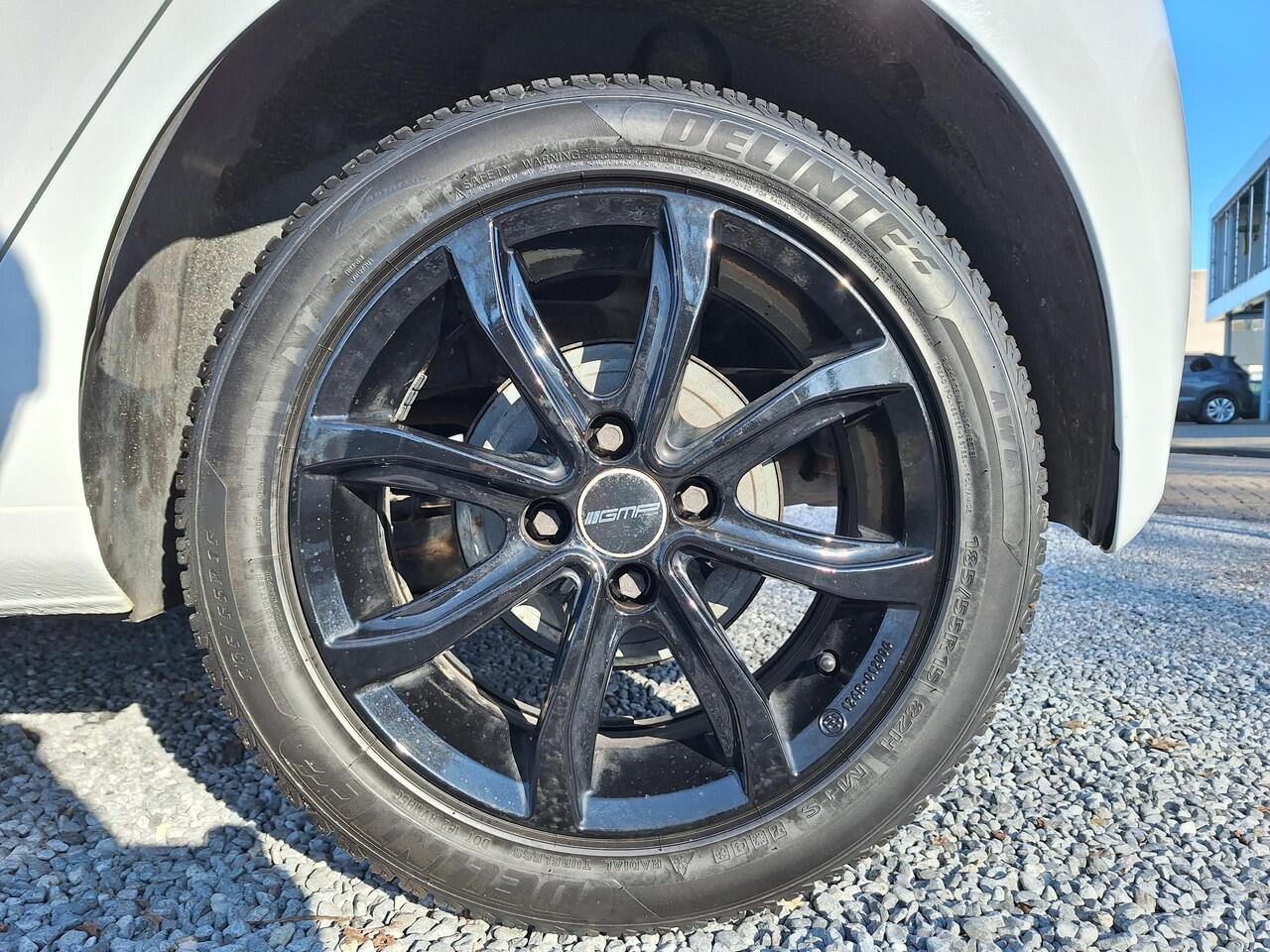 Volkswagen UP! 1.0 (Clima,Camera,LM,Cruise)