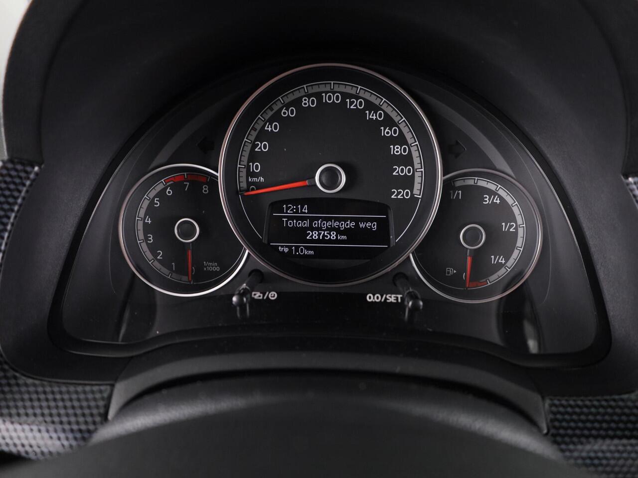 Volkswagen UP! 1.0 65 pk | Verlengde garantie | Navigatie via App | Airco | Rijstrooksensor |