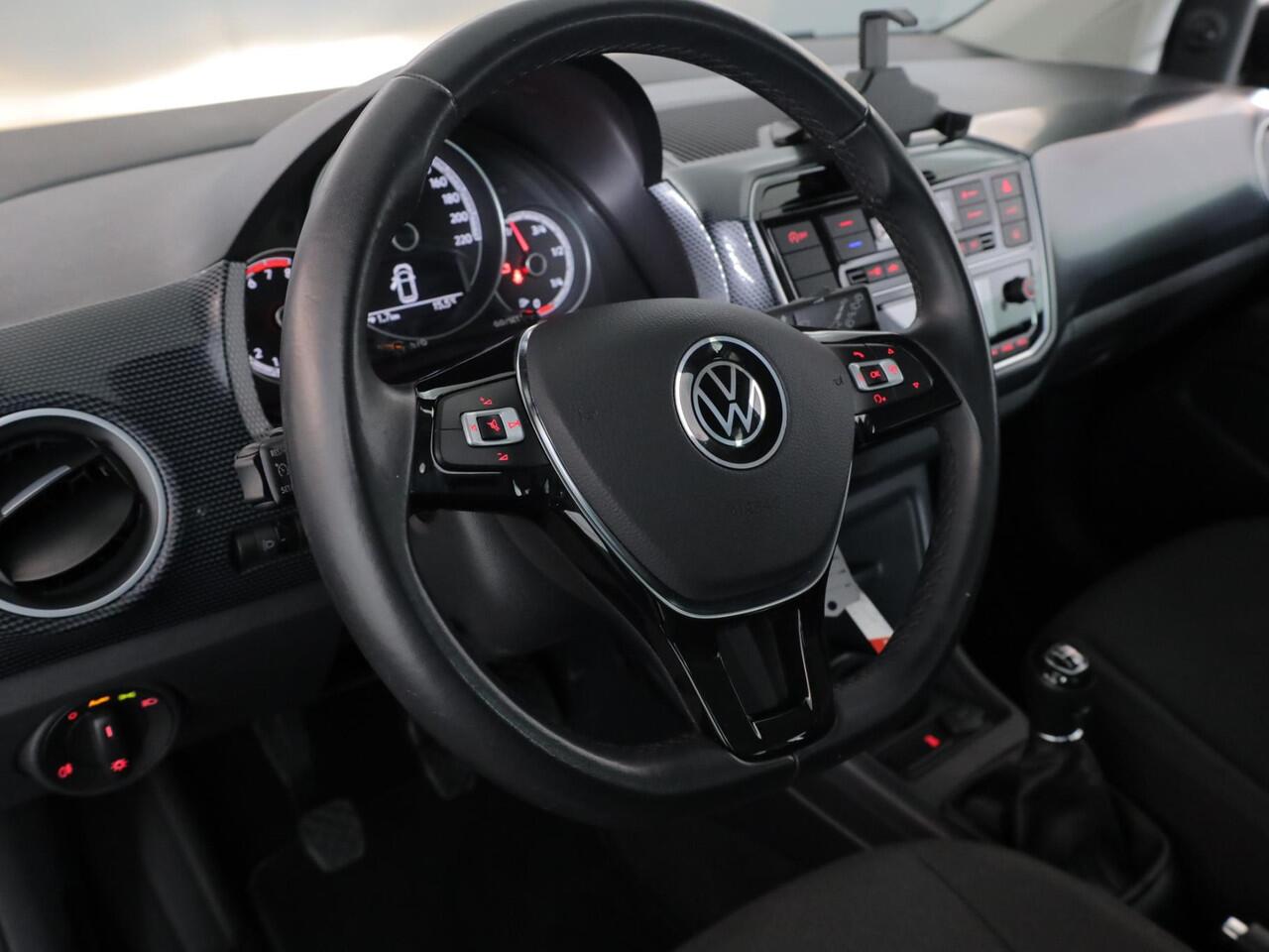 Volkswagen UP! 1.0 | Verlengde Garantie | Navigatie via App | Cruise Control | Achteruitrijcamera |