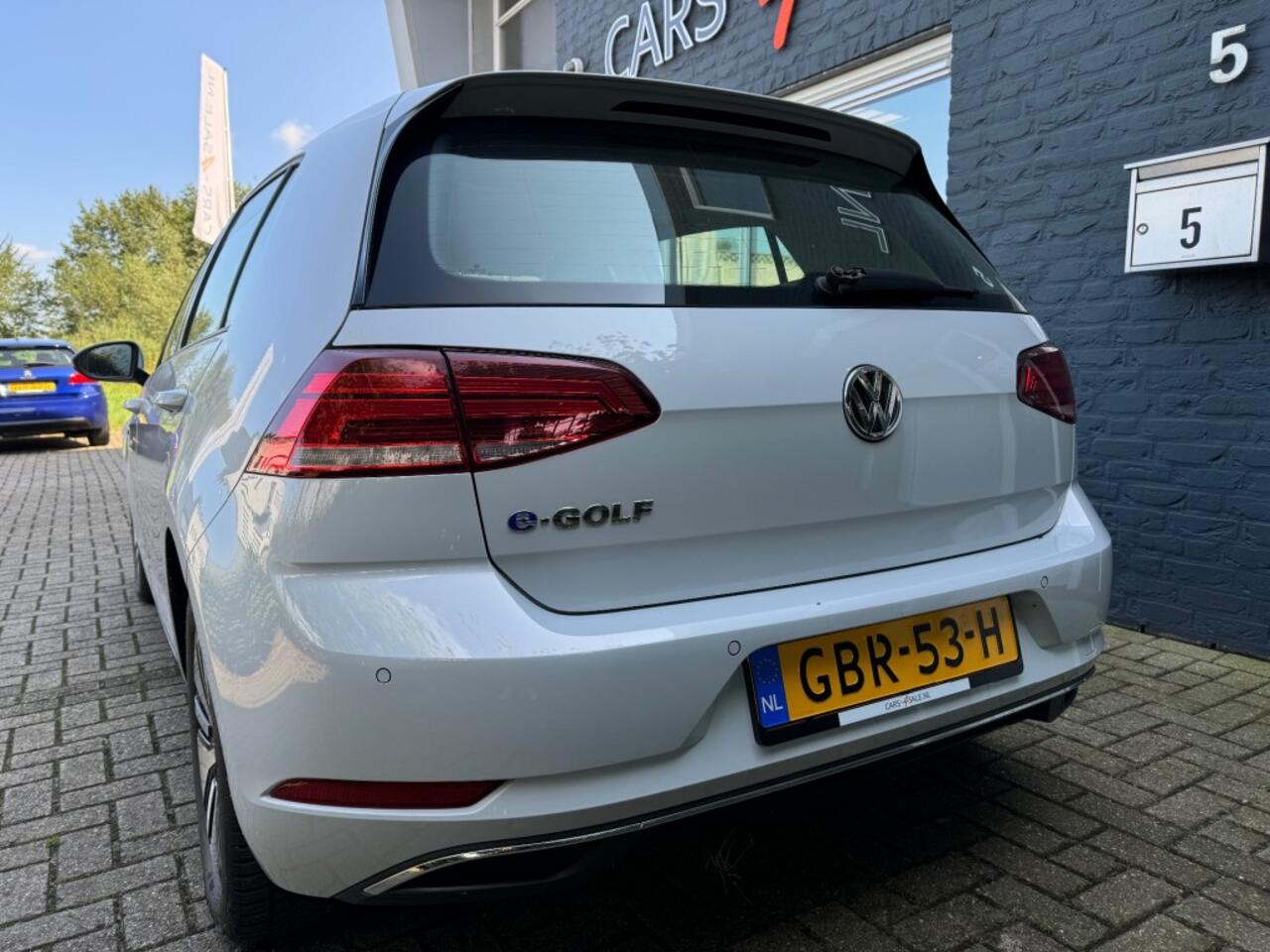 Volkswagen e-Golf E-Golf - Virt. cockpit + Camera + Navi - 44 dkm! -