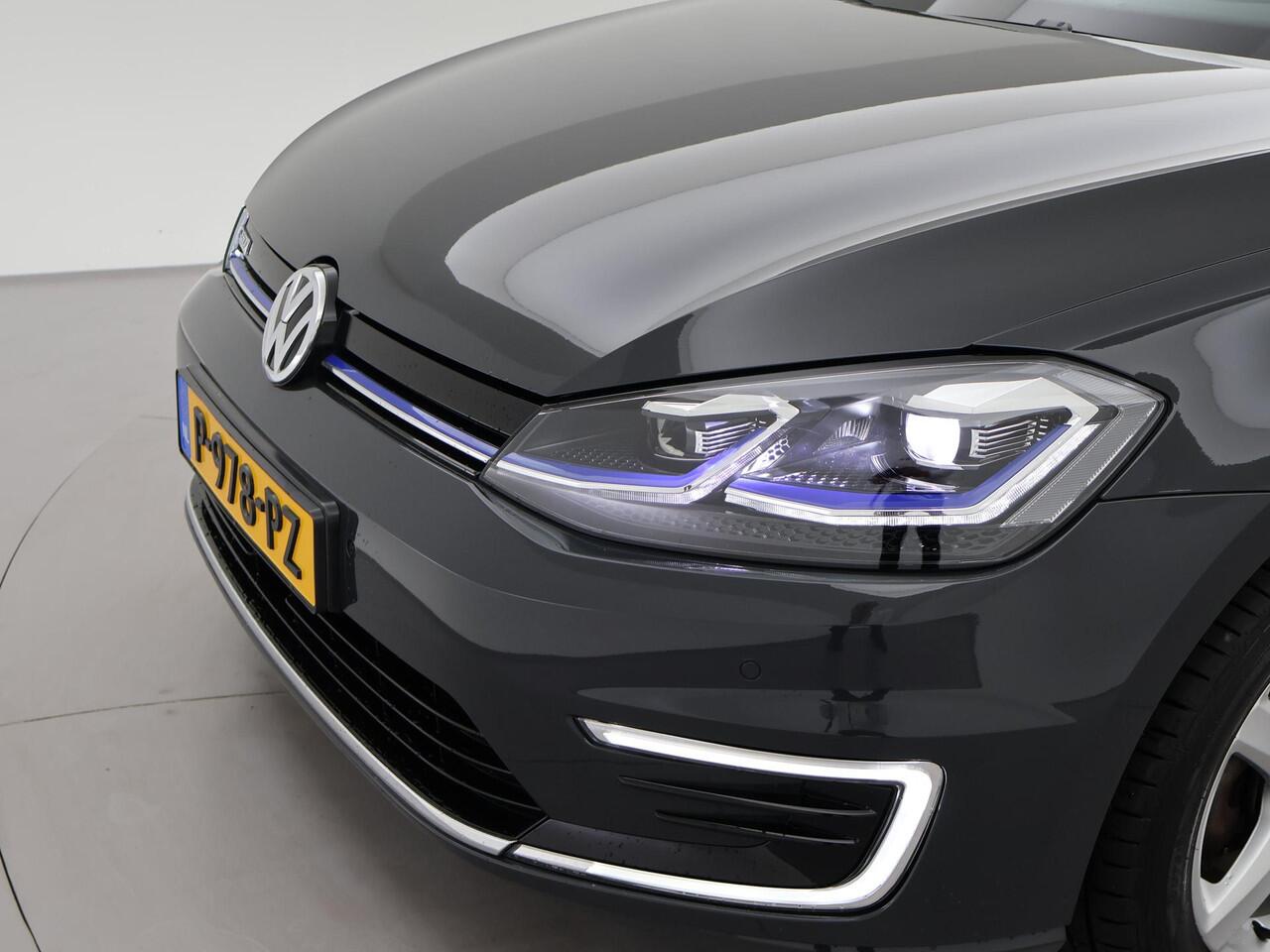 Volkswagen e-Golf Aut. + APPLE CARPLAY | FULL LED | CAMERA | SFEERVERLICHTING | NAVIGATIE