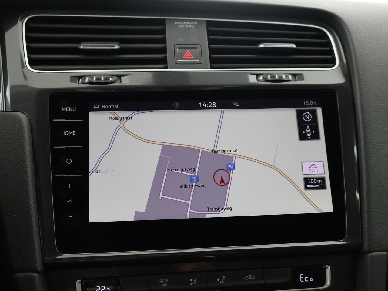 Volkswagen e-Golf Aut. + APPLE CARPLAY | FULL LED | CAMERA | SFEERVERLICHTING | NAVIGATIE