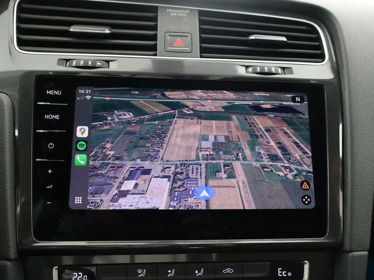 Volkswagen e-Golf Aut. + APPLE CARPLAY | FULL LED | CAMERA | SFEERVERLICHTING | NAVIGATIE