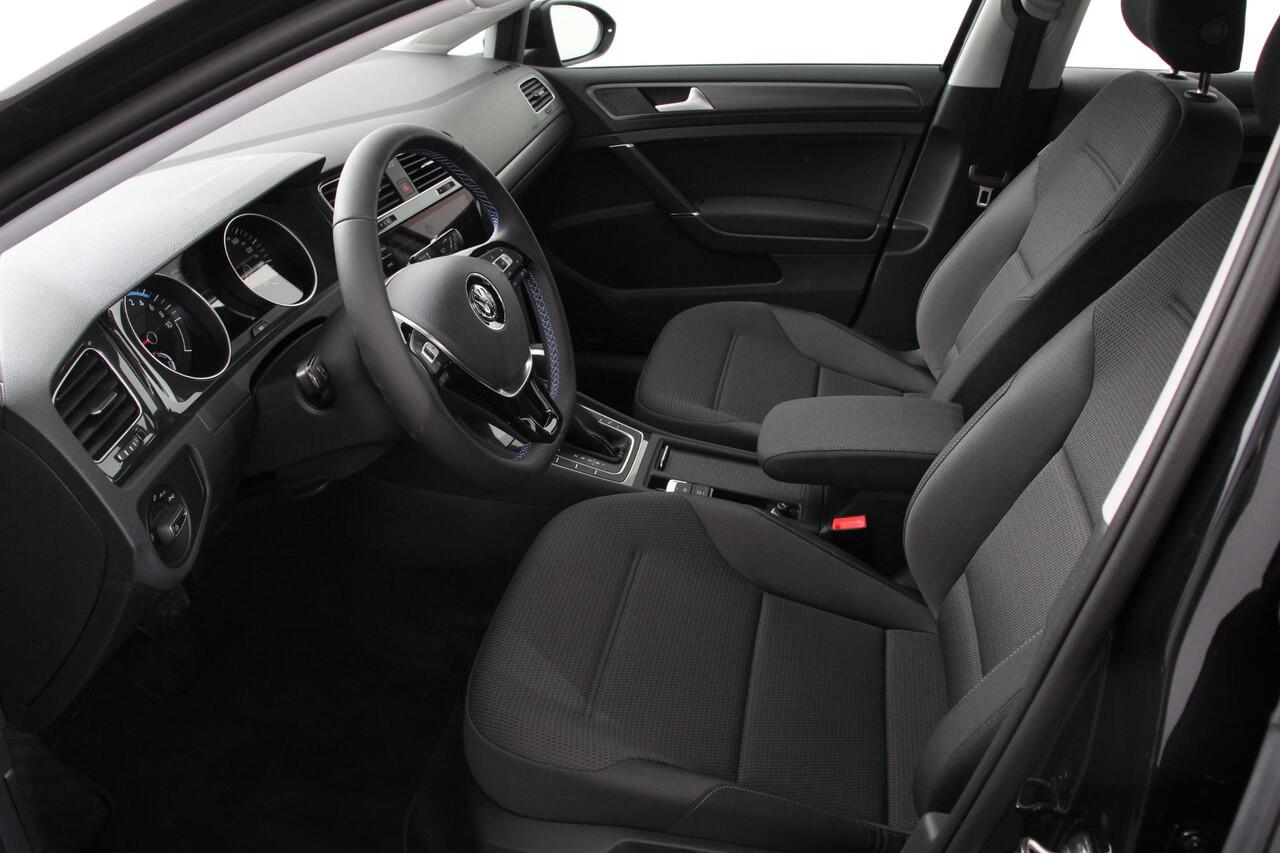 Volkswagen e-Golf Edition Navigatie Climate Control Cruise control adaptief Parkeer sensoren Lichtmetalen Velgen 17"