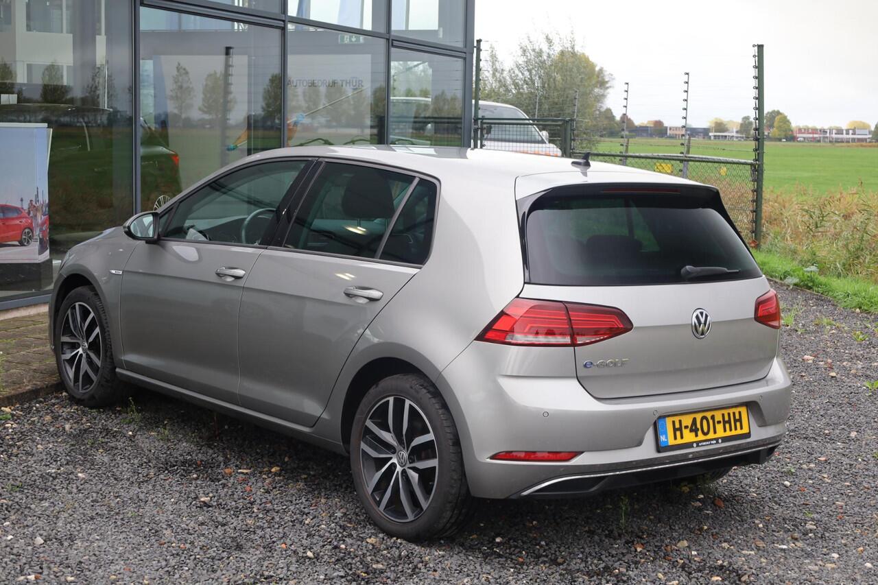 Volkswagen e-Golf E-DITION E Golf, volledig electrisch, 17" LMV Madrid , Discover navi, Extra getint achter, achteruitrij camera