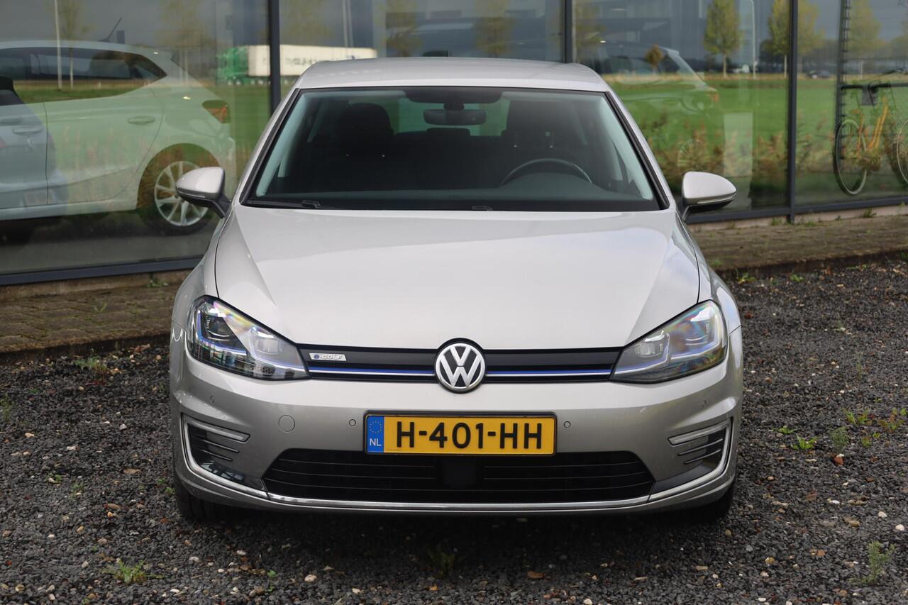 Volkswagen e-Golf E-DITION E Golf, volledig electrisch, 17" LMV Madrid , Discover navi, Extra getint achter, achteruitrij camera
