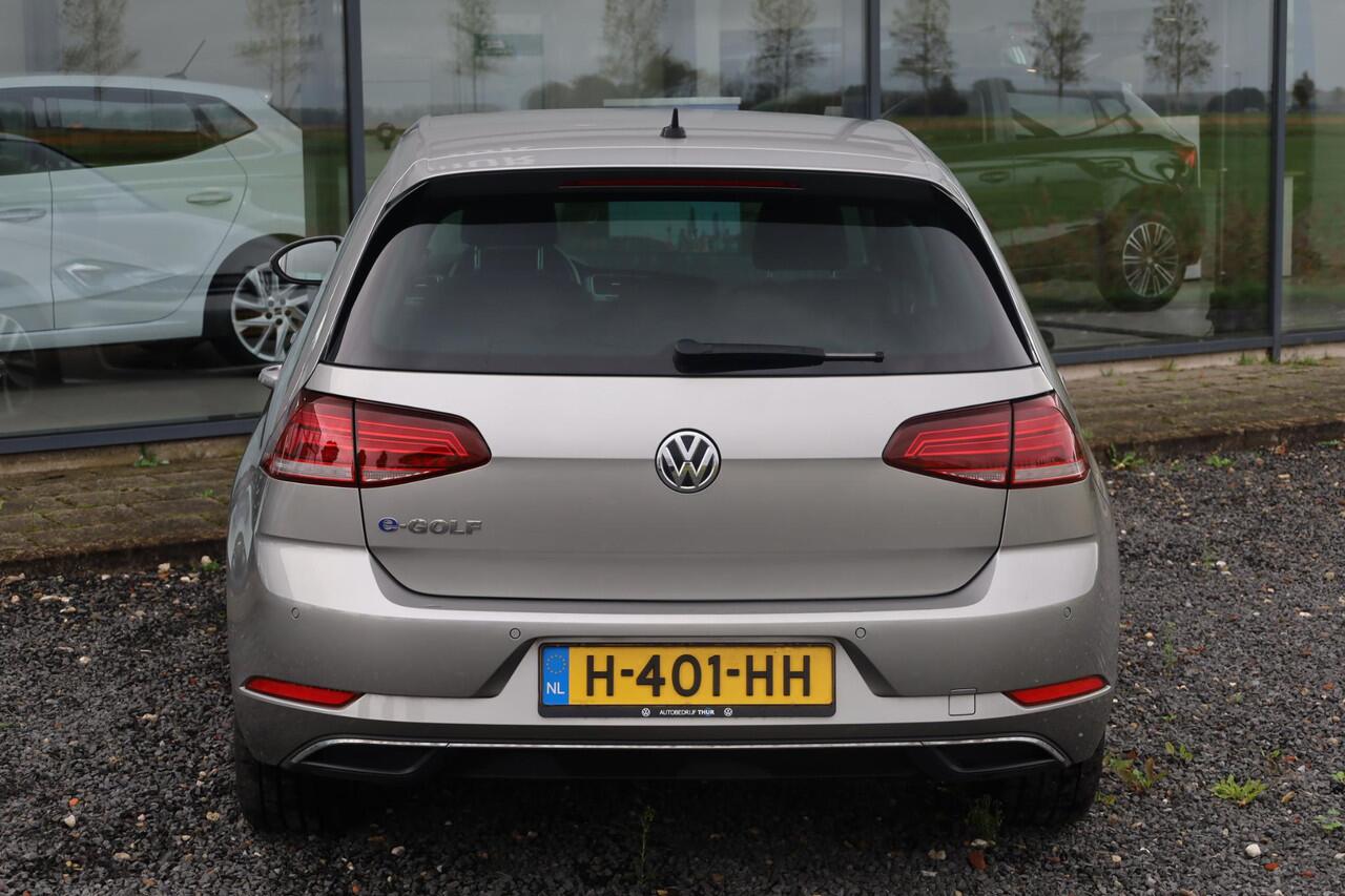 Volkswagen e-Golf E-DITION E Golf, volledig electrisch, 17" LMV Madrid , Discover navi, Extra getint achter, achteruitrij camera
