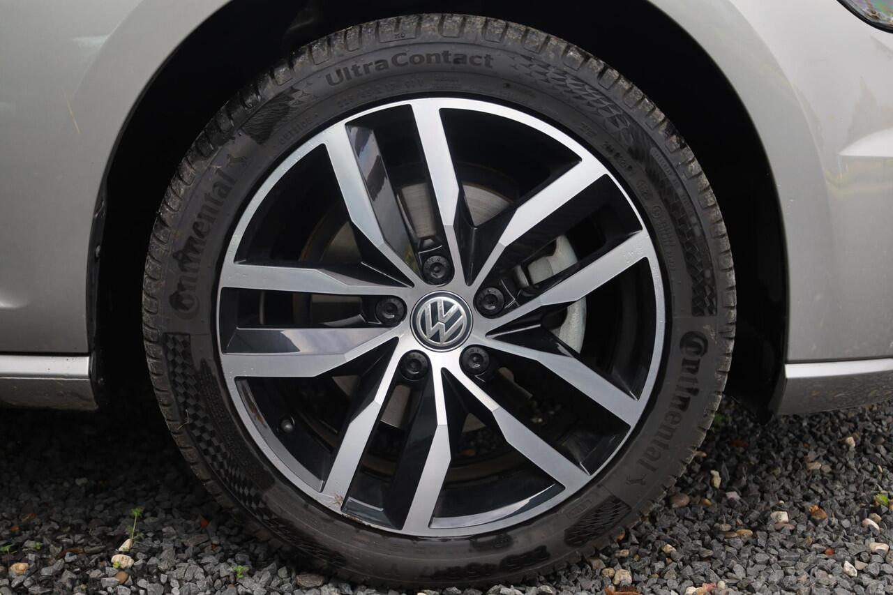 Volkswagen e-Golf E-DITION E Golf, volledig electrisch, 17" LMV Madrid , Discover navi, Extra getint achter, achteruitrij camera