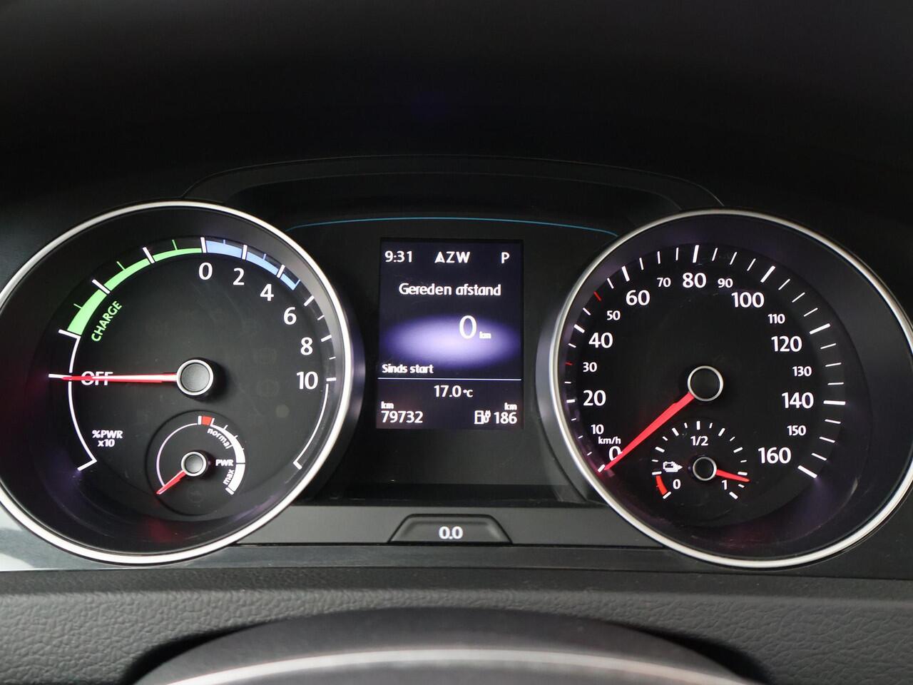 Volkswagen e-Golf E-DITION | 136 PK | SoH 90% | Warmtepomp | Adaptive cruise control | Verwarmde voorruit |