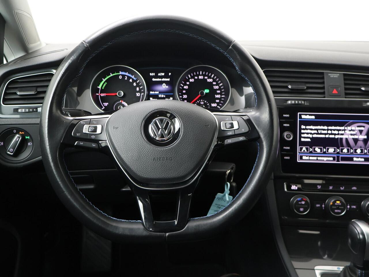 Volkswagen e-Golf E-DITION | 136 PK | SoH 90% | Warmtepomp | Adaptive cruise control | Verwarmde voorruit |