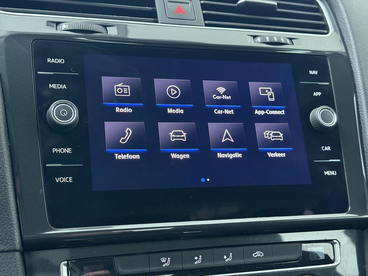 Volkswagen e-Golf E-DITION | 136 PK | SoH 89% | Adaptive cruise control | Climate control | Apple Carplay/Android Auto |