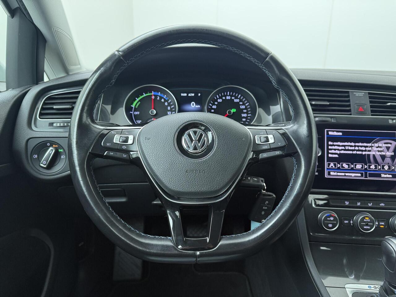 Volkswagen e-Golf E-DITION | 136 PK | SoH 89% | Adaptive cruise control | Climate control | Apple Carplay/Android Auto |