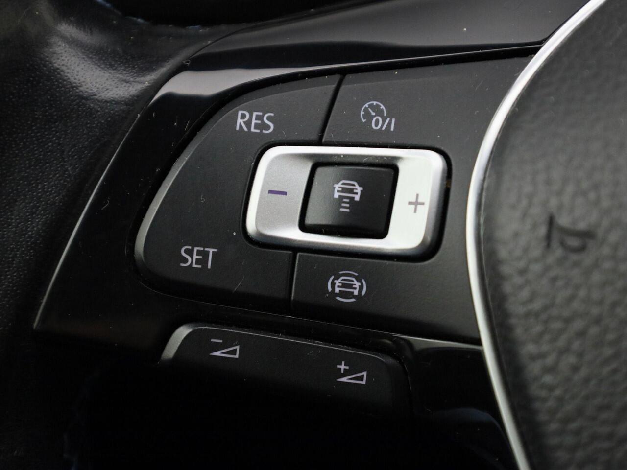 Volkswagen e-Golf 100kW/136PK E-DITION · Navigatie · Apple Carplay/Android Auto · Adaptive Cruise Control · Parkeersensoren ·