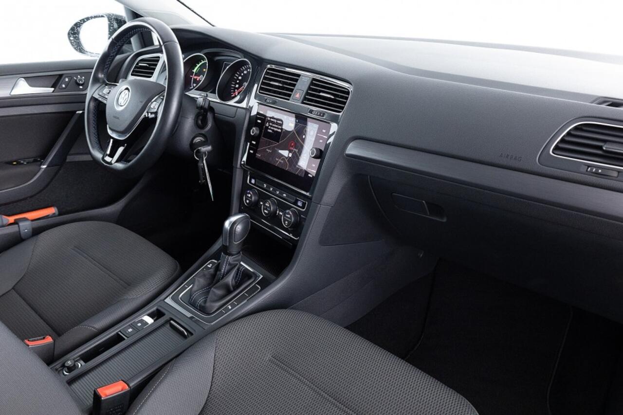 Volkswagen e-Golf E-DITION *SOH 91%* LED | NAVI ? 1e Eigenaar