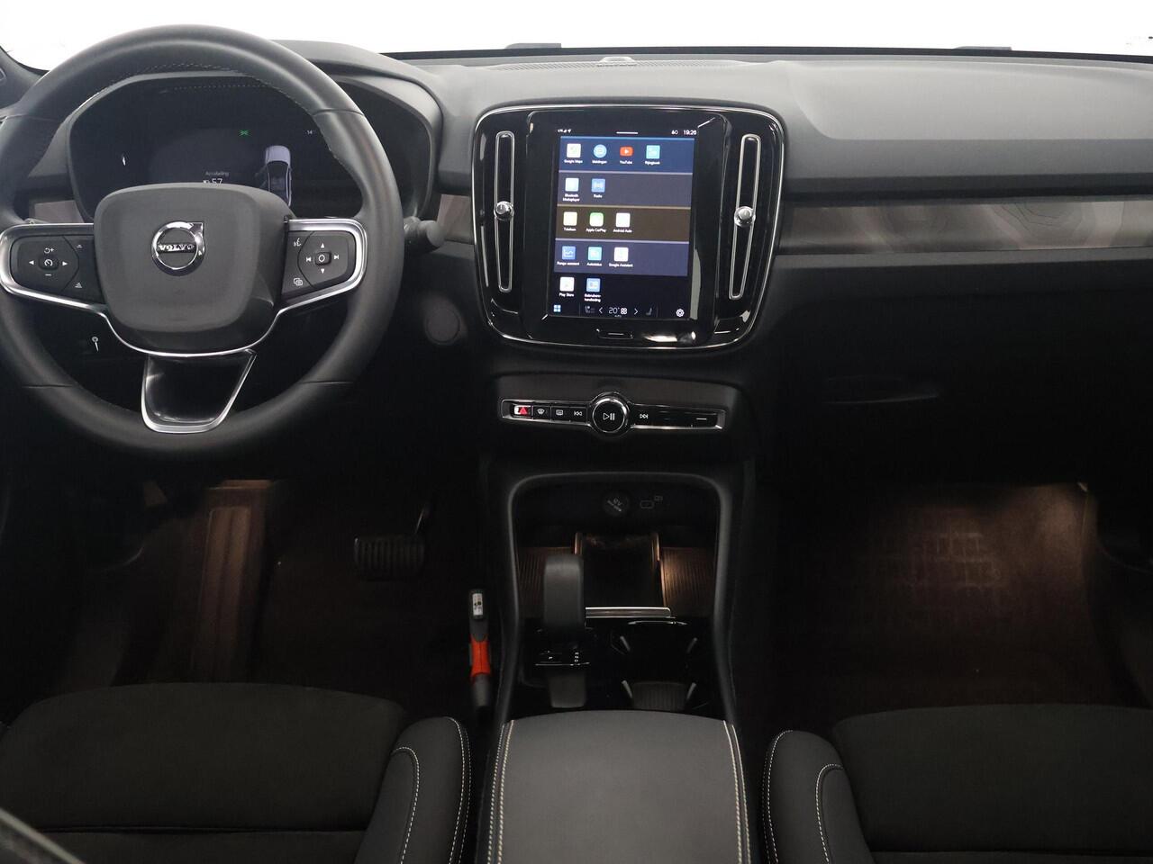 Volvo C40 RECHARGE TWIN INTRO AWD 78 KW/408 PK ACCU 92% BIJNA 2022.GARANTIE TOT 2032** 1800 KG TREKGEWICHT. PANODAK