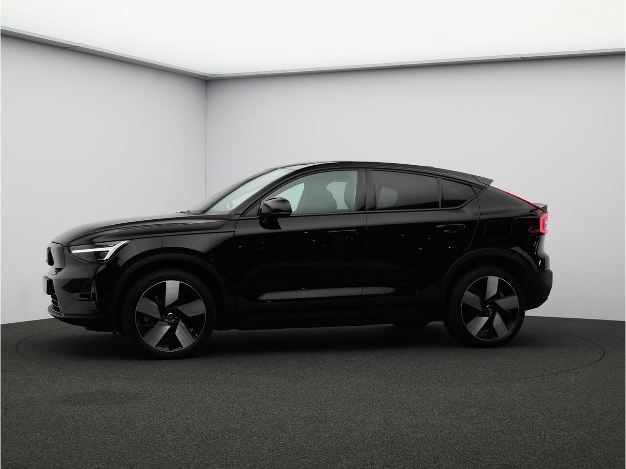 Volvo C40 Recharge AWD Twin Intro Edition 78 kWh / 360 camera / Harman Kardon / Draadloze tel. lader / 20"