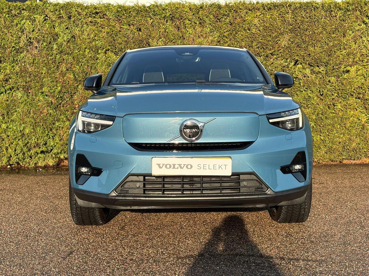 Volvo C40 Recharge Twin Intro Edition 78 kWh | Panoramadak | Harman/Kardon | Stoel & Stuur Verwarming | Trekhaak | 360 Camera |