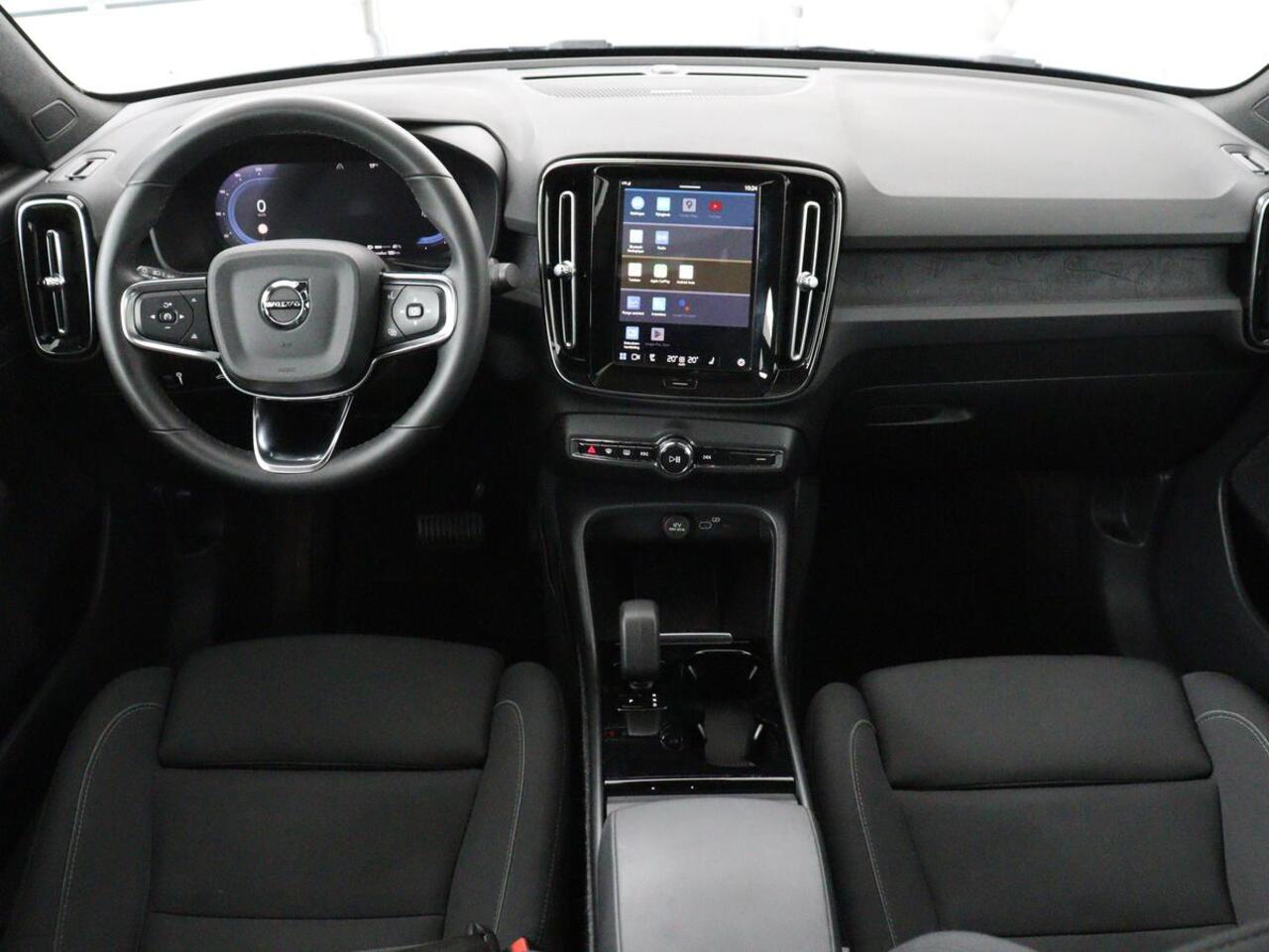 Volvo C40 Recharge Twin Intro Edition 78 kWh | Panoramadak | 360 Camera | Stoelverwarming | Harman/Kardon | Warmtepomp | Adaptive cruise | Matrix LED | Carplay | Memory | Stuurverwarming