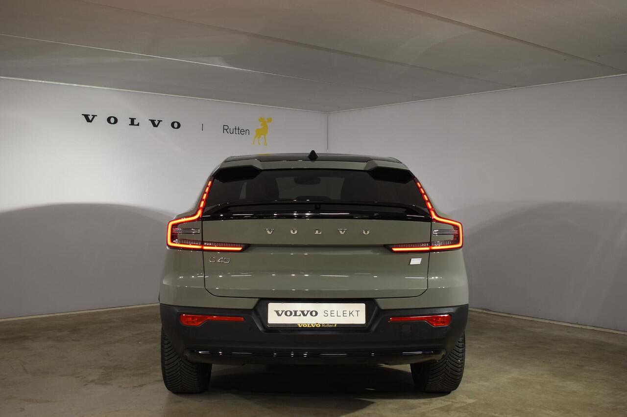 Volvo C40 231PK Single Motor 70 kWh Plus Dark / Navigatie / Camera / Parkeersensoren / Stoelverwarming / Stuurverw. / Adaptieve Cruise Control / LM Velgen /
