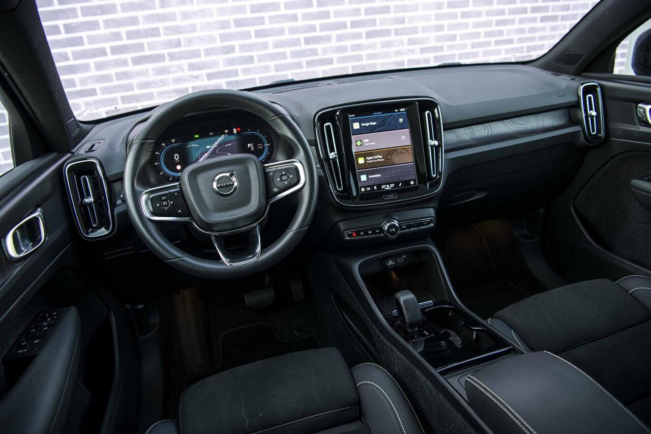 Volvo C40 Single Motor Plus 69 kWh | Adaptive cruise control | Stoel- en stuurverwarming | Warmtepomp | 20 inch velgen | Panoramadak | Camera |