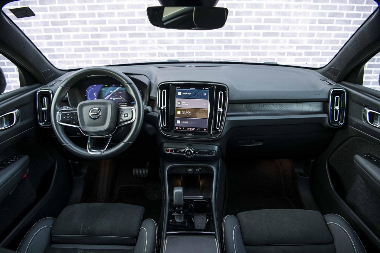 Volvo C40 Single Motor Plus 69 kWh | Adaptive cruise control | Stoel- en stuurverwarming | Warmtepomp | 20 inch velgen | Panoramadak | Camera |