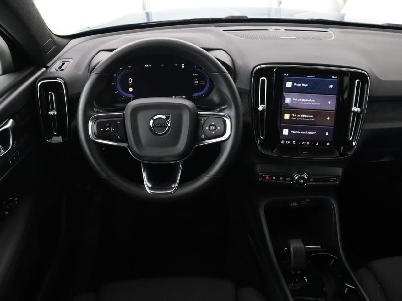 Volvo C40 Recharge Plus 69 kWh | Panoramadak | Stoelverwarming | Harman/Kardon | Warmtepomp | Carplay | Adaptive cruise | Stuurverwarming | 360 Camera | Full LED