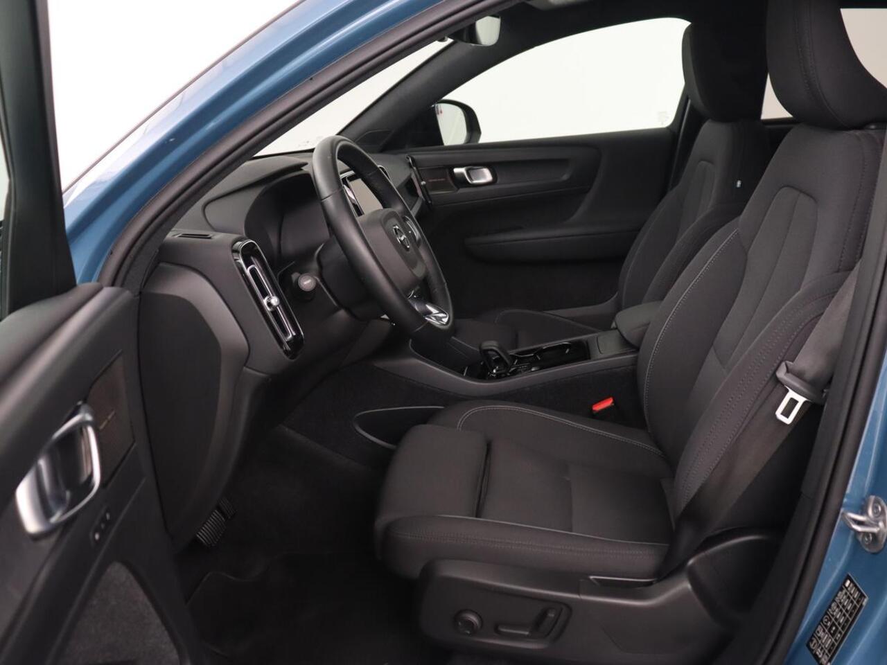 Volvo C40 Recharge Plus 69 kWh | Panoramadak | Stoelverwarming | Harman/Kardon | Warmtepomp | Carplay | Adaptive cruise | Stuurverwarming | 360 Camera | Full LED