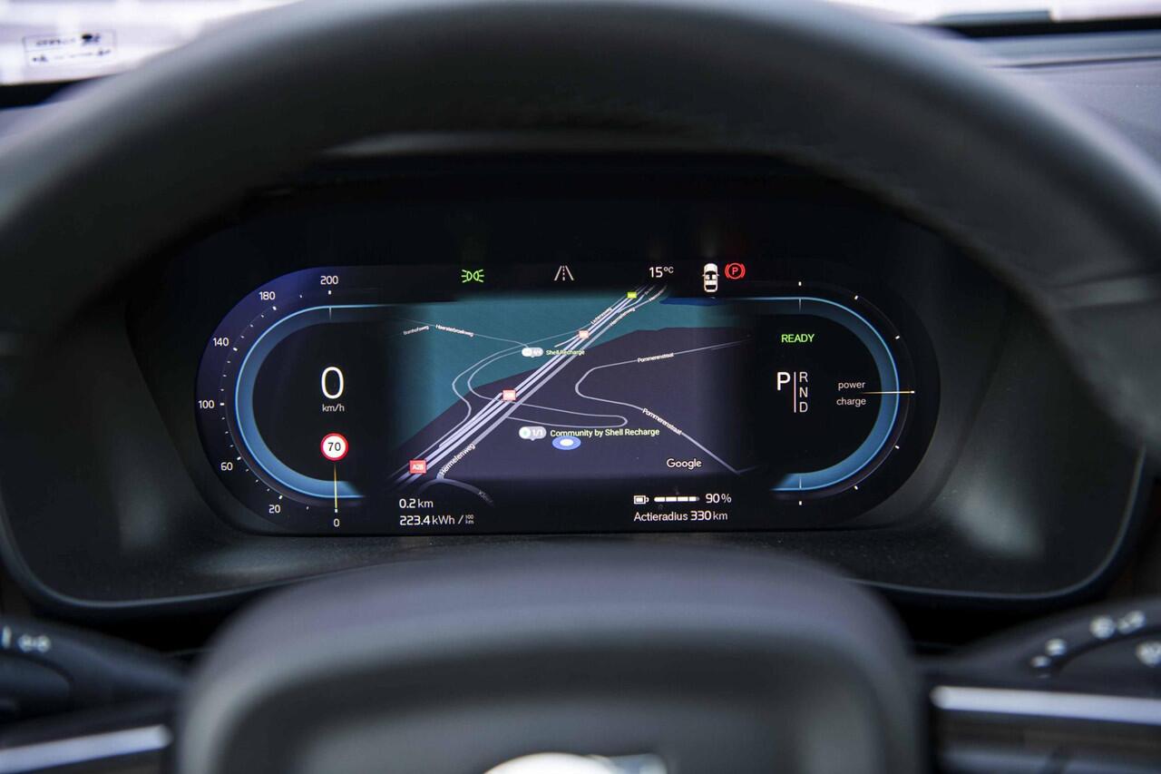 Volvo C40 Recharge Plus 69 kWh | Adaptieve cruise control | Stoel- en stuurverwarming | Warmtepomp | 20 inch velgen | Panoramadak | Camera |