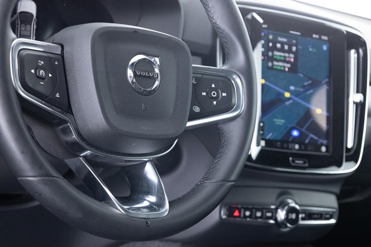 Volvo C40 Recharge Twin Motor Plus 408PK AWD | PANORAMADAK | Trekhaak