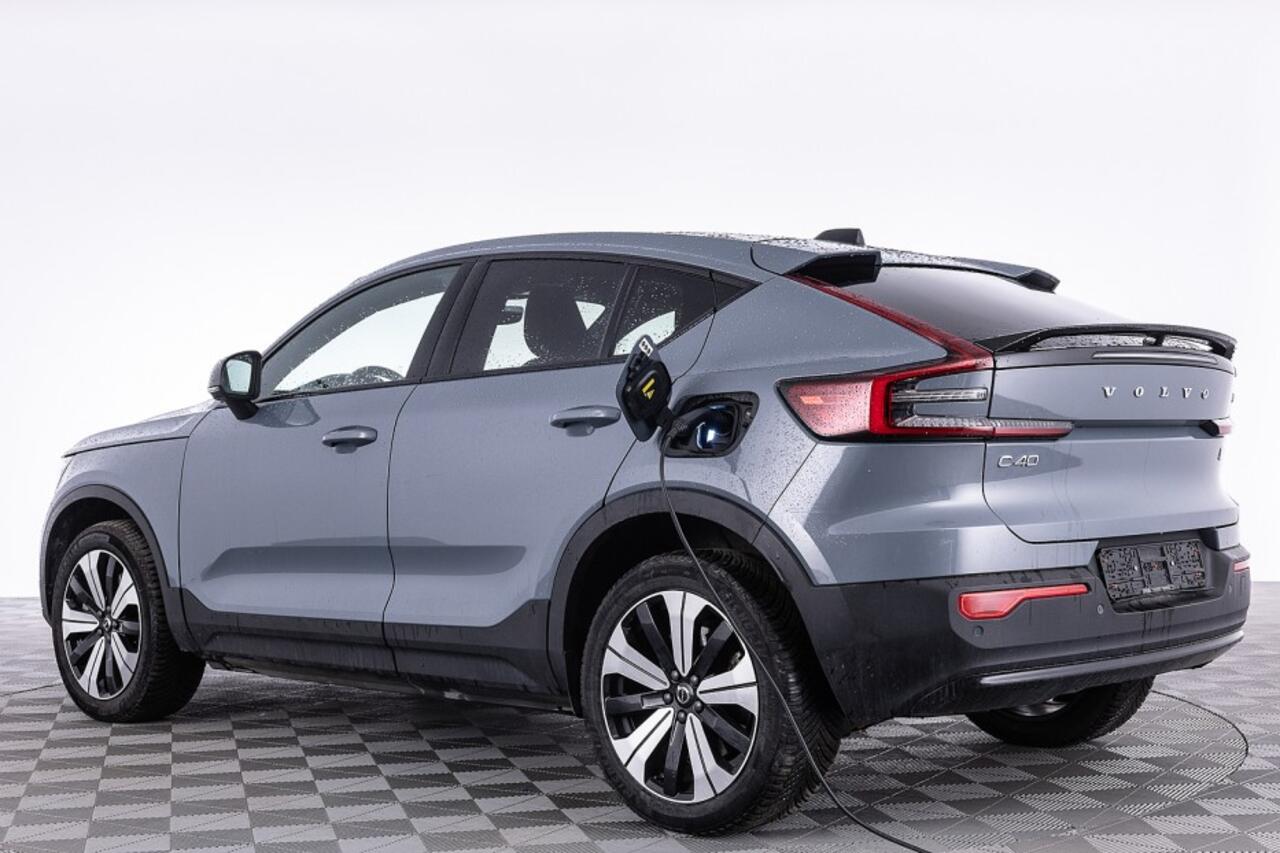 Volvo C40 Recharge Twin Motor Plus 408PK AWD | PANORAMADAK | Trekhaak