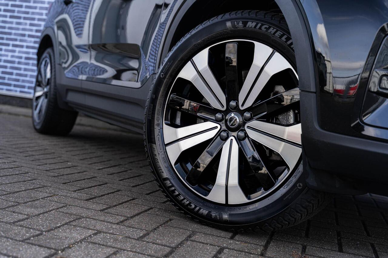 Volvo C40 Recharge Core 69 kWh | Google | Warmtepomp | Stoelverwarming | Trekhaak | Navigatie | Apple Carplay | Android Auto | Achteruitrijcamera | Parkeersensoren | LED Koplampen | Climate Control