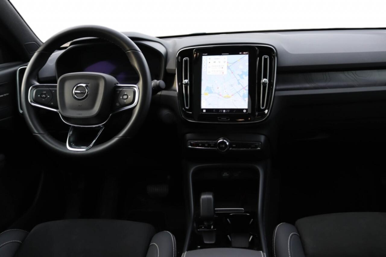 Volvo C40 Ultimate Recharge Pure 408 pk Electric AWD Pano l 360 Camera l