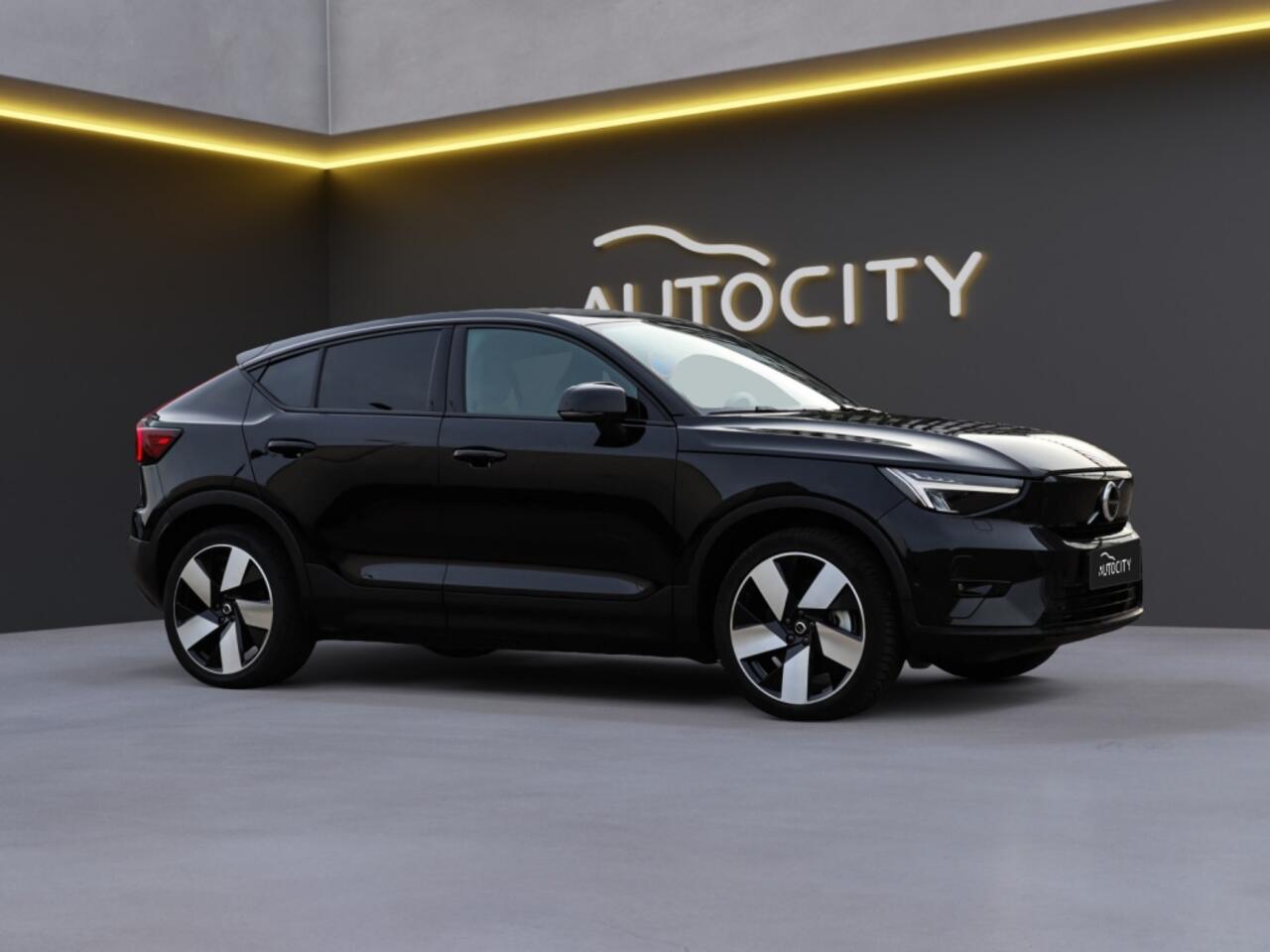 Volvo C40 Ultimate Recharge Pure 408 pk Electric AWD Pano l 360 Camera l