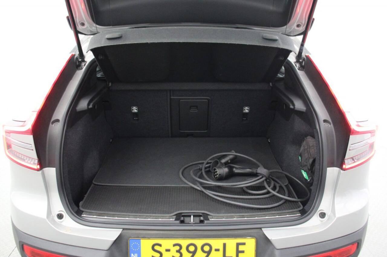Volvo C40 Recharge Core 69 kWh - Carplay, Panorama, Camera, SOH 93%