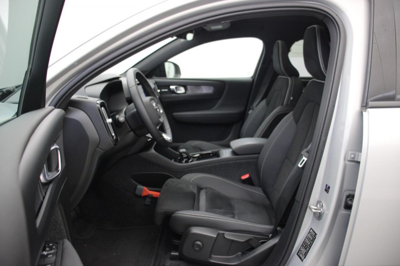 Volvo C40 Recharge Core 69 kWh - Carplay, Panorama, Camera, SOH 93%