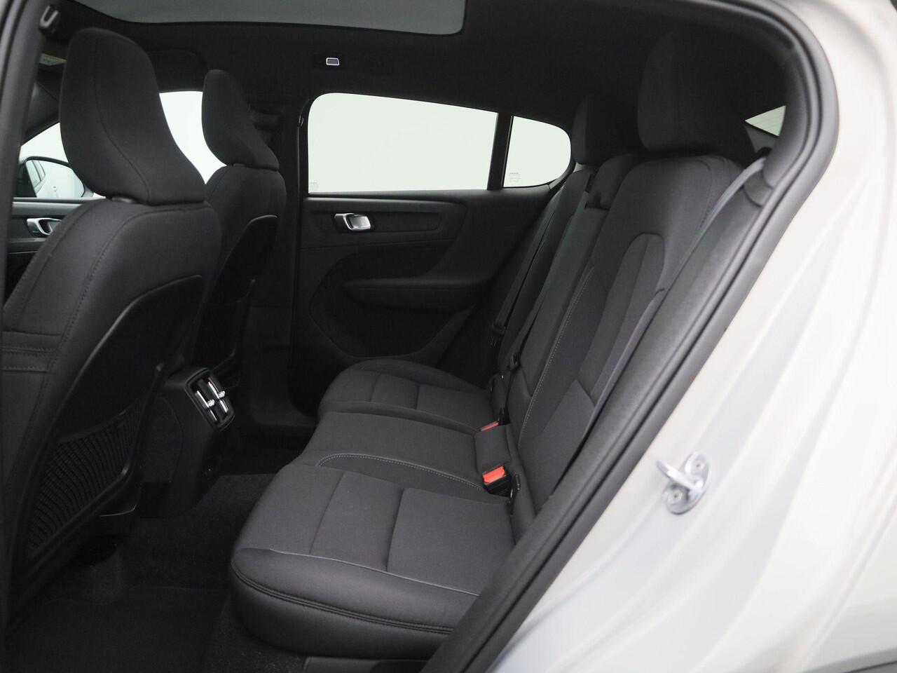 Volvo C40 Recharge Core | Navigatie | Climate control | Camera