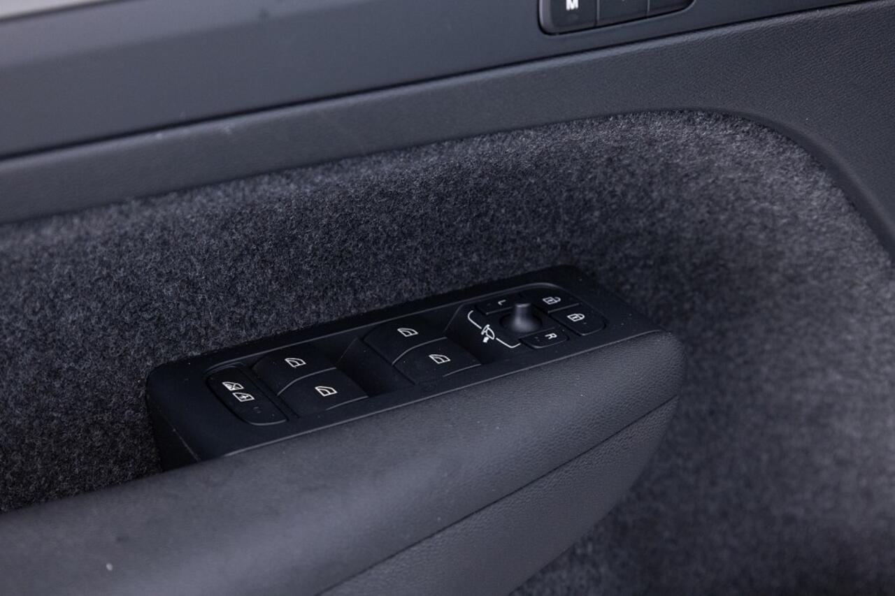 Volvo C40 Extended Range Ultimate 82 kWh | PANORAMADAK ? 1e Eigenaar