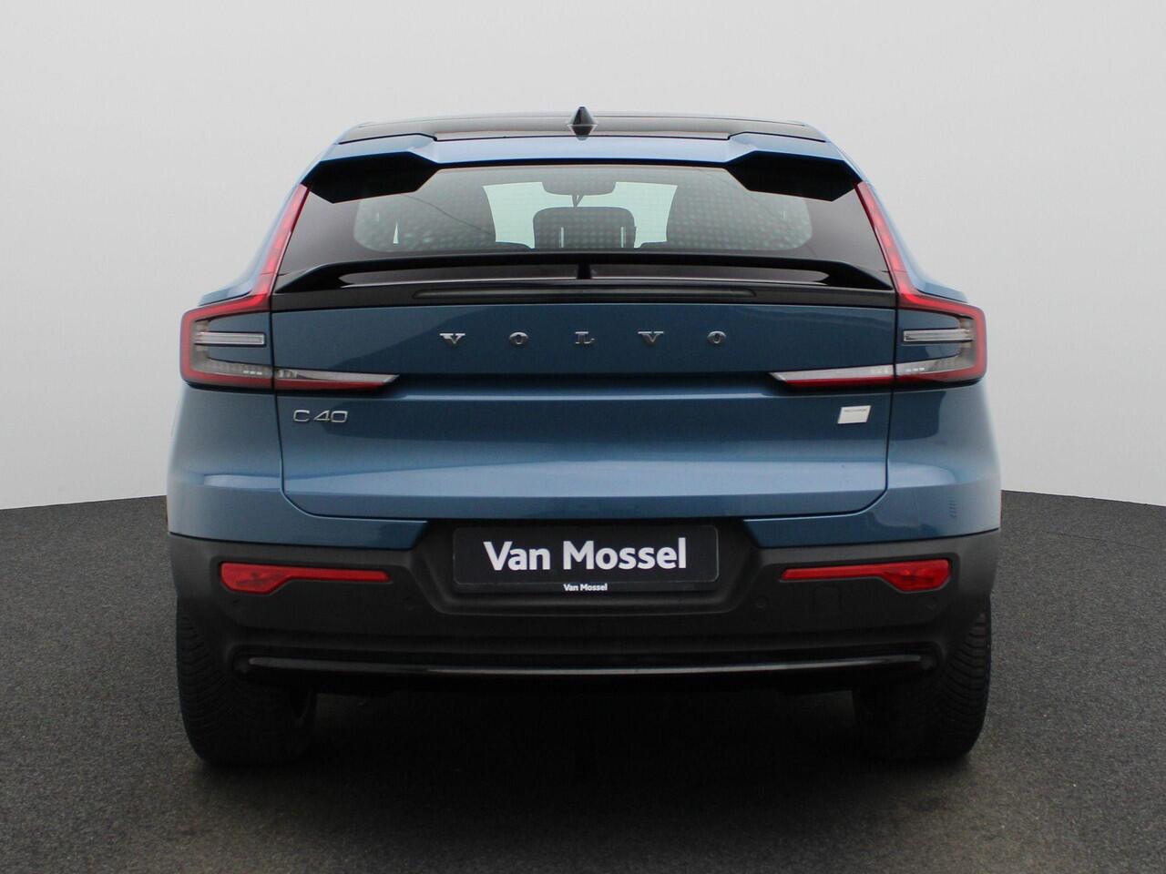 Volvo C40 Recharge Extended Range Plus | Adaptive Cruise Control | Achteruitrijcamera | Allseason Banden | Stoel- en Stuurverwarming | Keyless | Apple Carplay/Android Auto | Elektrische Koffersluiting | Glazen dak