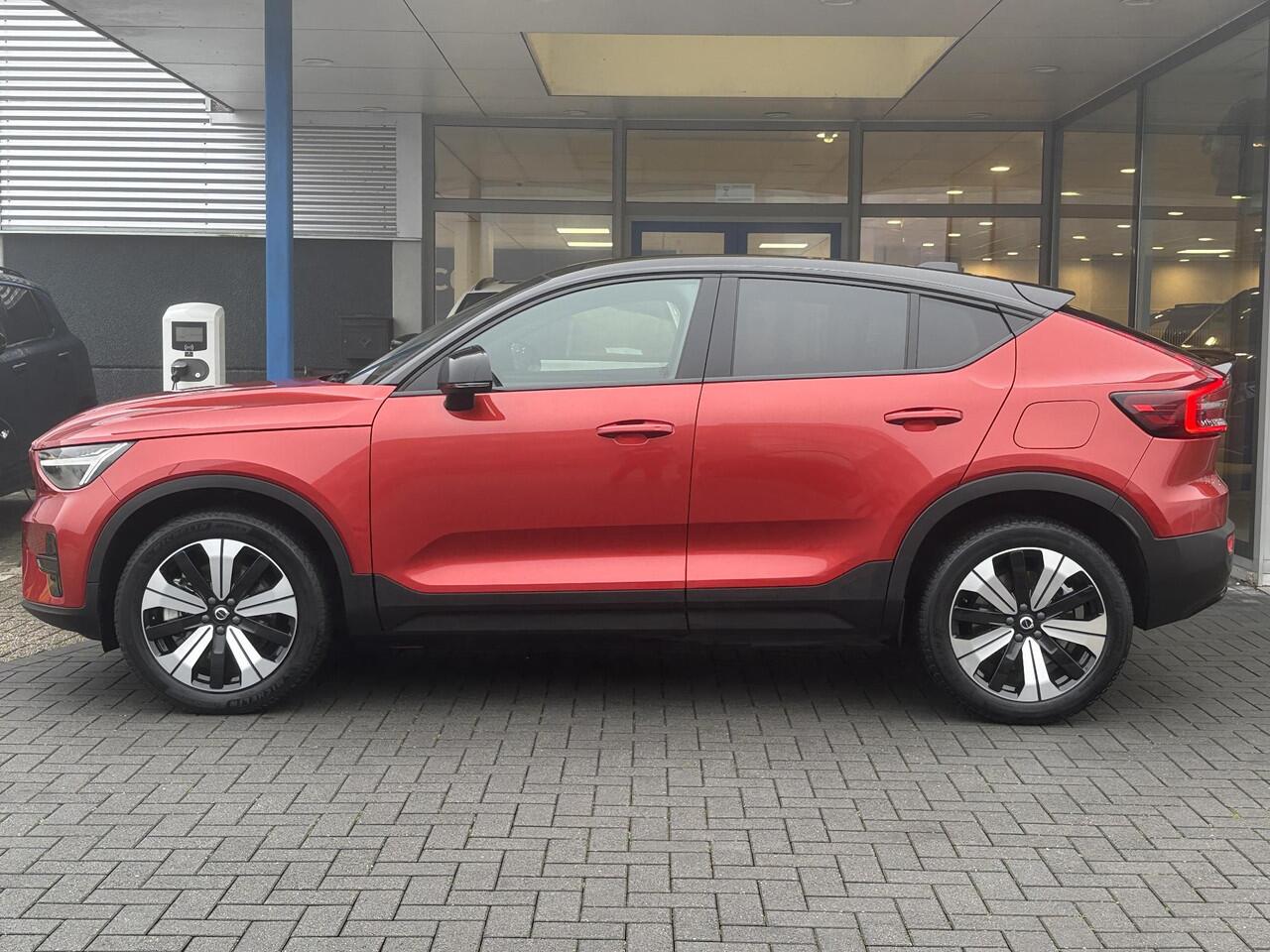Volvo C40 Recharge Plus 69 kWh | Panoramadak | Adaptive cruise control | Stoel- & Stuurverwarming | Camera