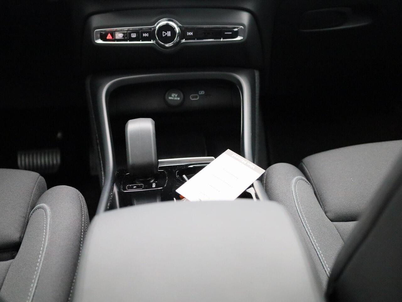 Volvo C40 Recharge Extended Range Plus | CarPlay | Verw. stuur |