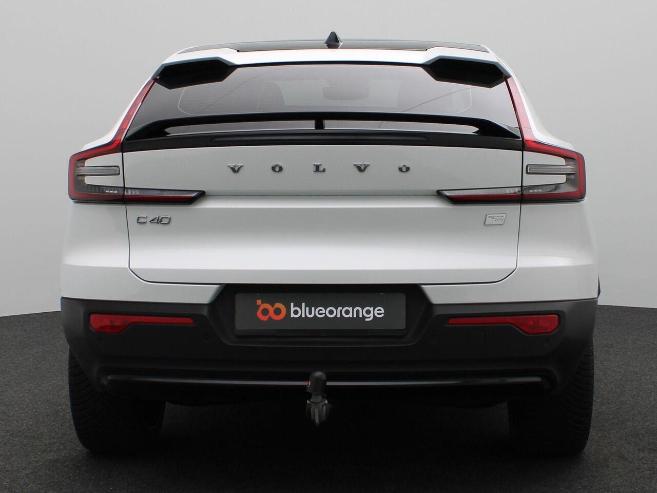Volvo C40 Recharge Twin Ultimate 78 kWh 408PK Aut. SOH 92,15%, Panoramadak, Trekhaak, Harman Kardon Audio, Achteruitrijcamera, 20" LM Velgen, Memorystoel, Elektr. Achterklep, Stoel-Stuurverwarming, Adaptieve Cruise Controle
