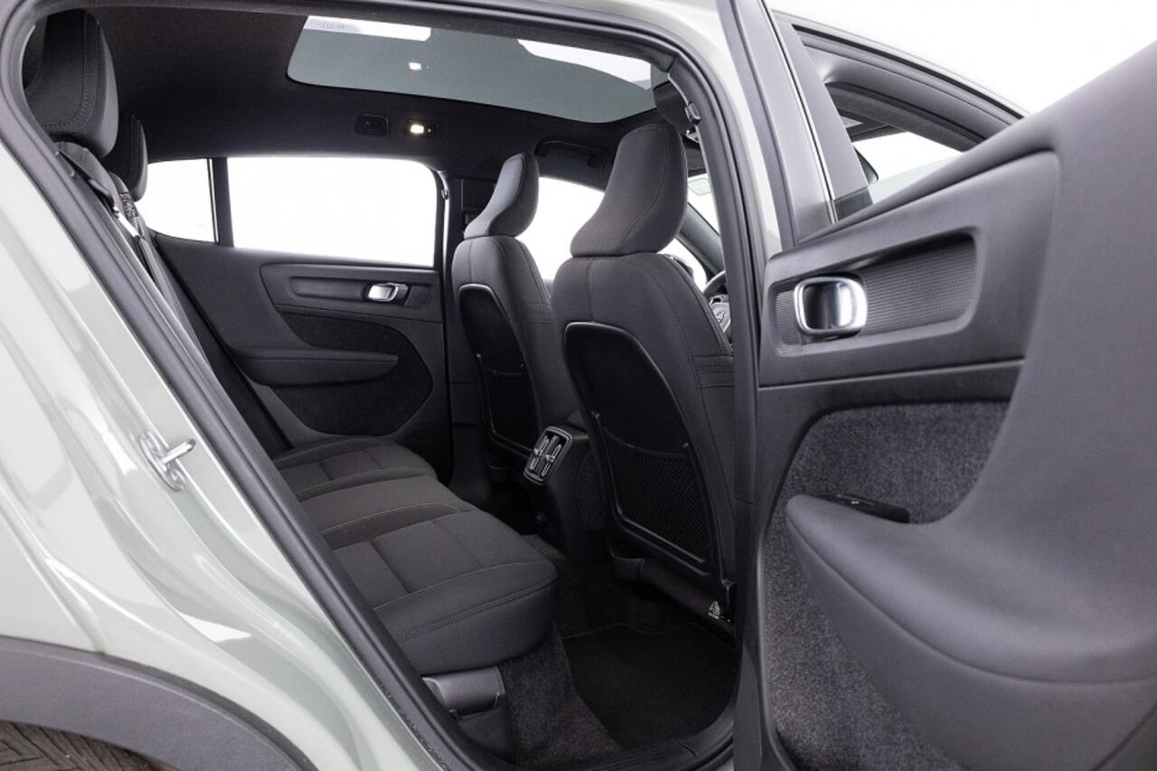 Volvo C40 Single Motor Extended Range Plus 82 kWh | PANORAMADAK | SAGE GREEN| CAMERA | Carplay | SOH = 97,81%