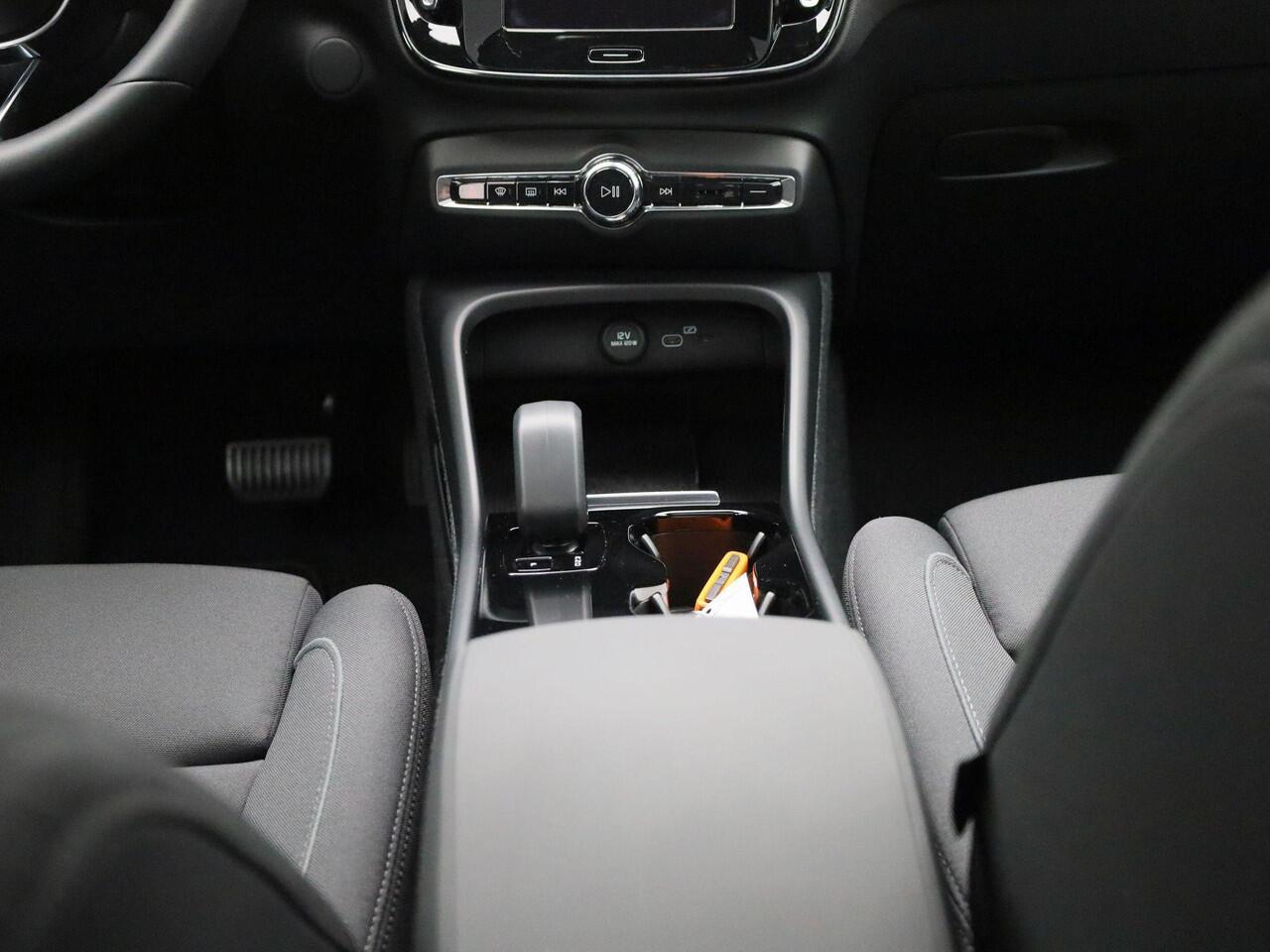 Volvo C40 Recharge Core | Navigatie | Climate control | Camera