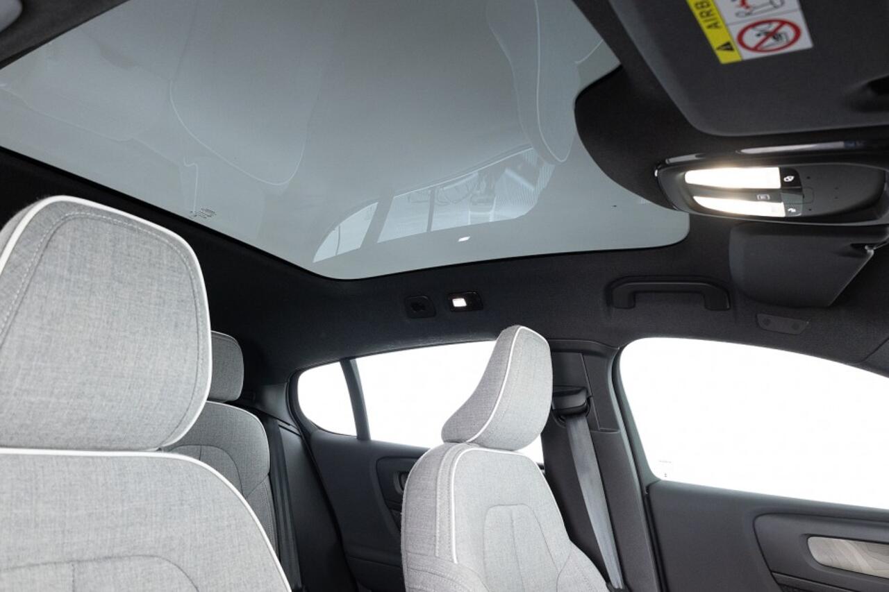 Volvo C40 Recharge Plus 69 kWh | PANORAMADAK | 20 Inch VELGEN