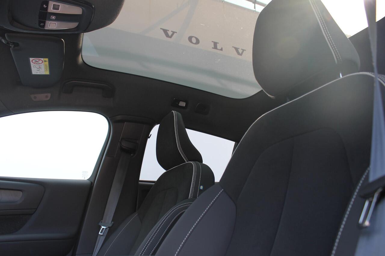 Volvo C40 Single Motor Extended Range Plus 82 kWh Panorama dak / Google infotainment / Getinte ramen vanaf de B-stijl / 20" lichtmetalen velgen / Adaptieve cruise control