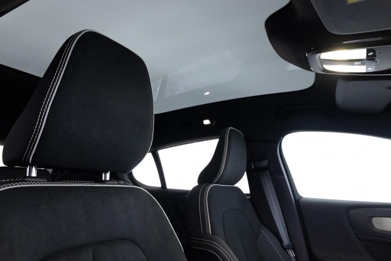 Volvo C40 Extended Range Ultimate 82 kWh | PANORAMADAK | Trekhaak ? 1e Eigenaar | SOH 98,1%